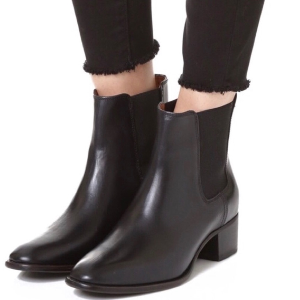 Frye Dara Chelsea Boot Black